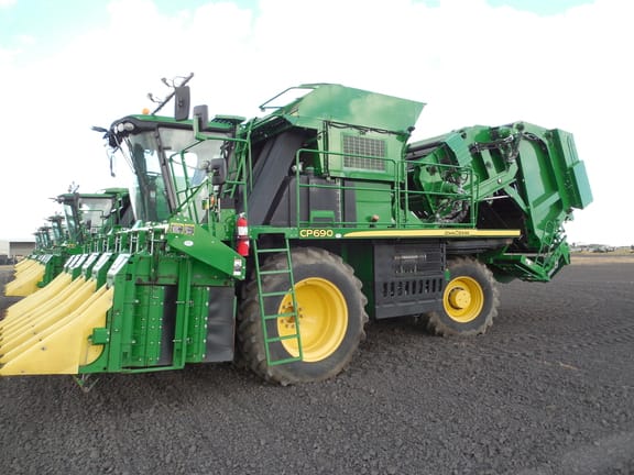 2021 John Deere CP690 Equipment Image0