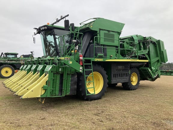 2021 John Deere CP690 Equipment Image0