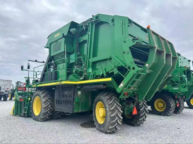 Image of John Deere CP690 equipment image 4