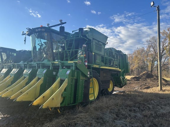 2021 John Deere CP690 Equipment Image0