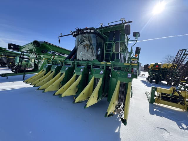 Image of John Deere CP690 equipment image 3