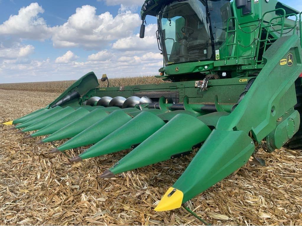 Image of John Deere CR 8 Primary Image