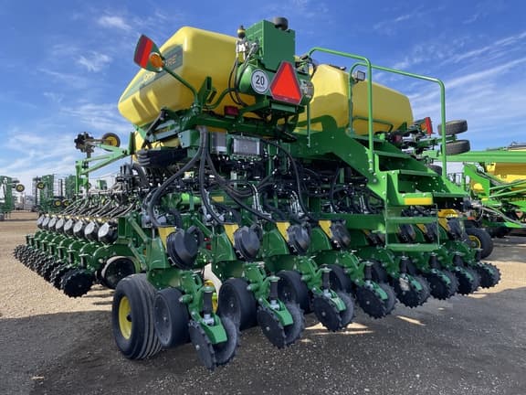 Image of John Deere DB44 equipment image 3