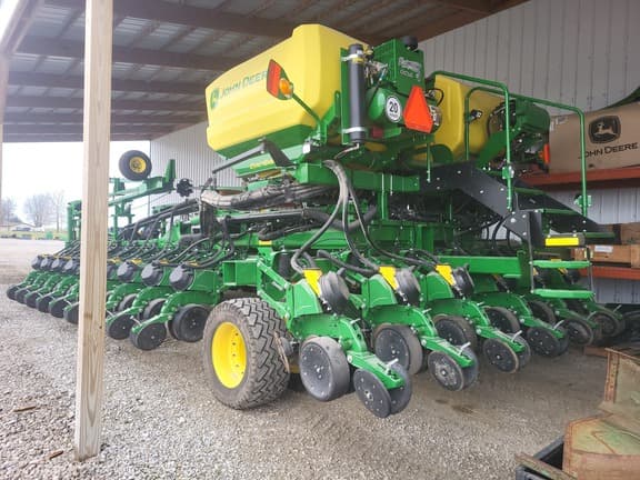 Image of John Deere DB60 Image 1