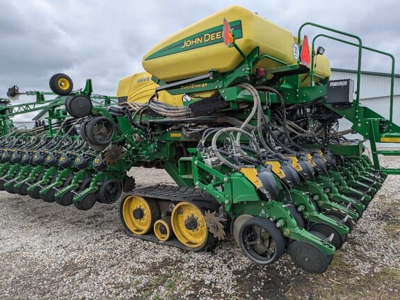 Image of John Deere DB60 equipment image 2