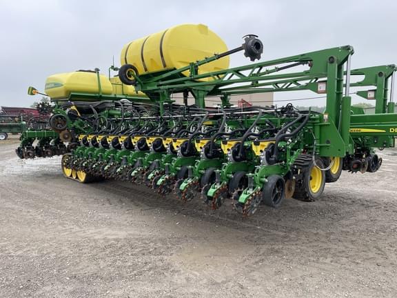 Image of John Deere DB60 equipment image 1