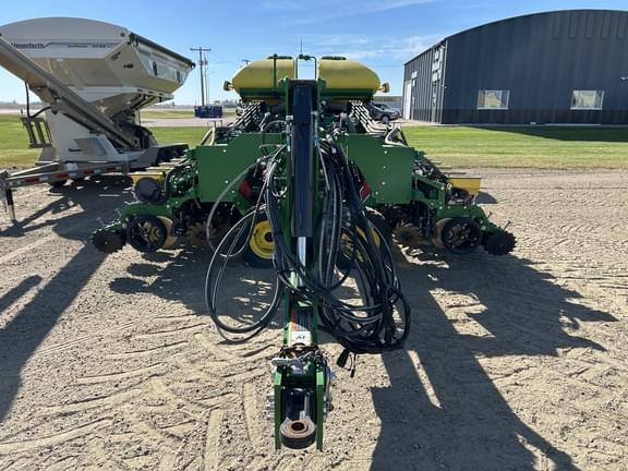 Image of John Deere DB60 equipment image 1