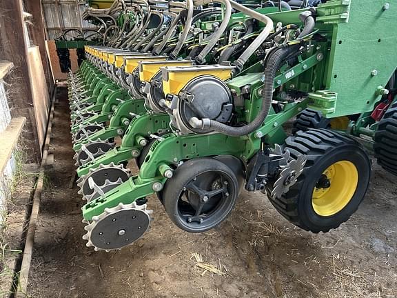 Image of John Deere DB60 equipment image 2