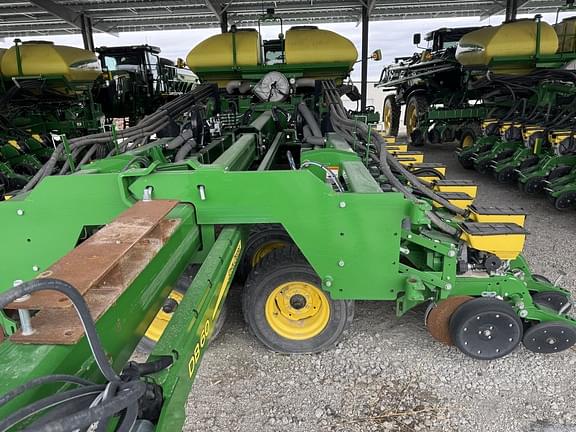 Image of John Deere DB60 equipment image 1