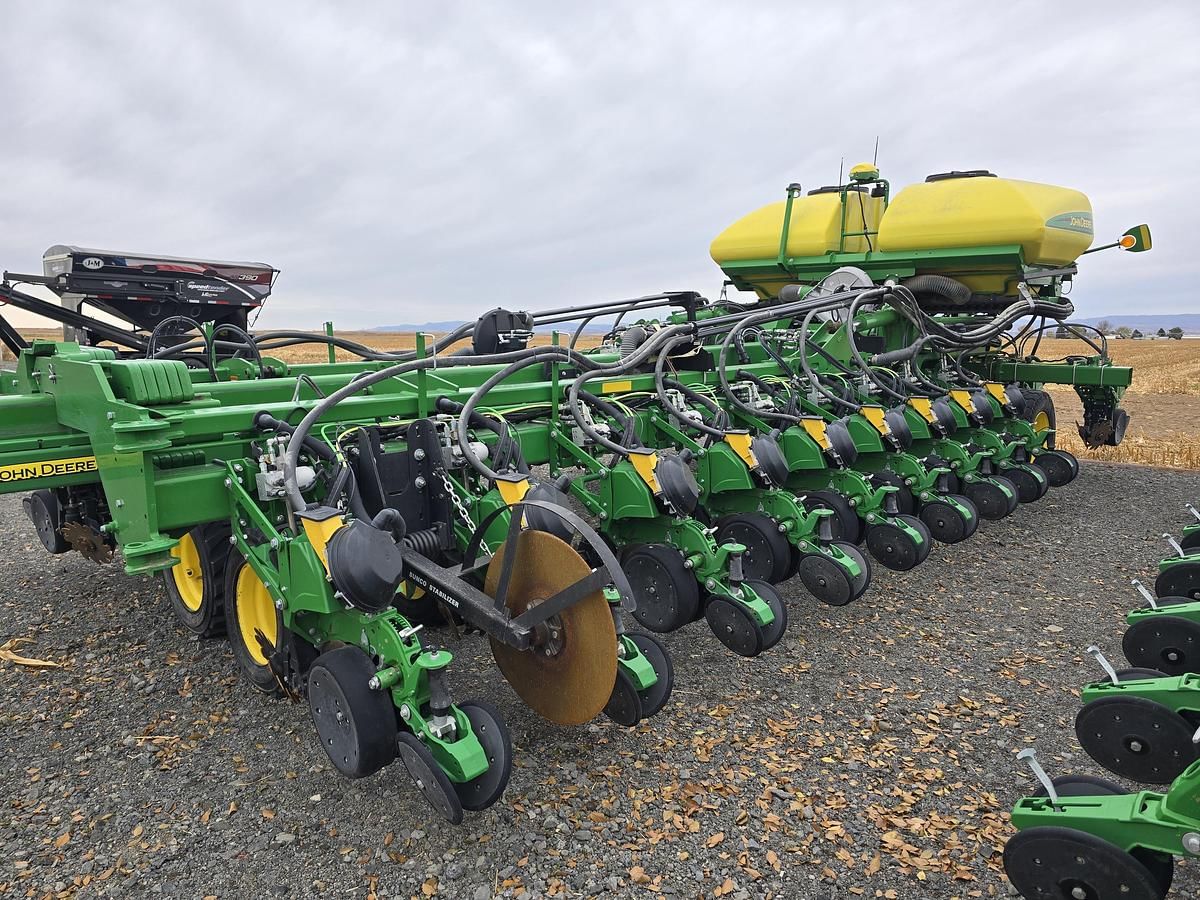 2021 John Deere DB60 Equipment Image0
