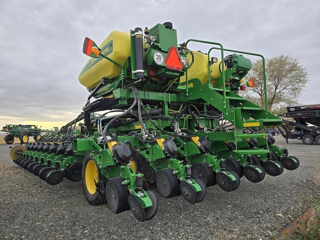 Image of John Deere DB60 equipment image 1