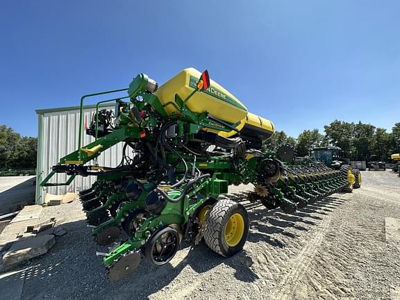 Image of John Deere DB80 equipment image 1