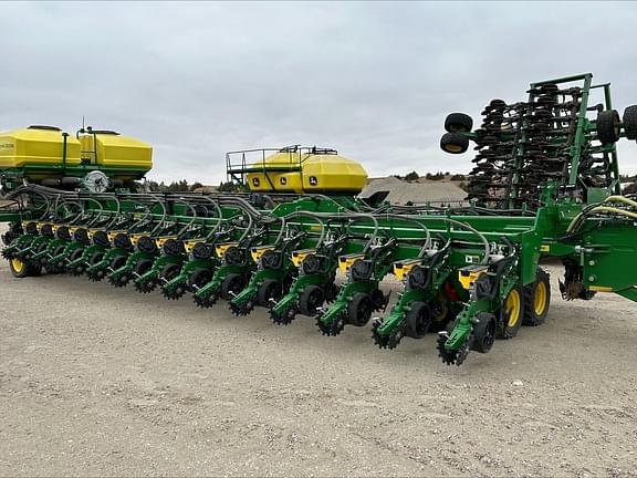 Image of John Deere DB90 equipment image 3