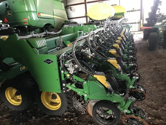 Main image John Deere DB90