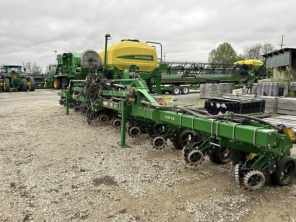 Image of John Deere DR12 Primary image