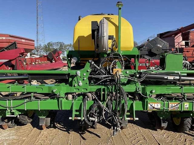 Image of John Deere DR12 equipment image 4