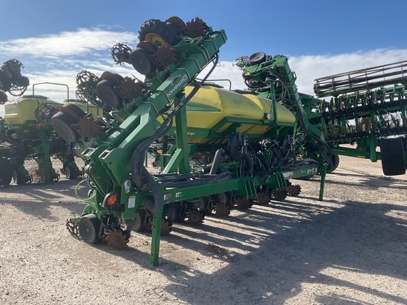 Main image John Deere DR16X