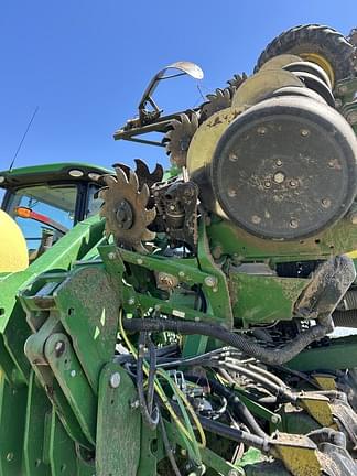 Image of John Deere DR16X equipment image 1