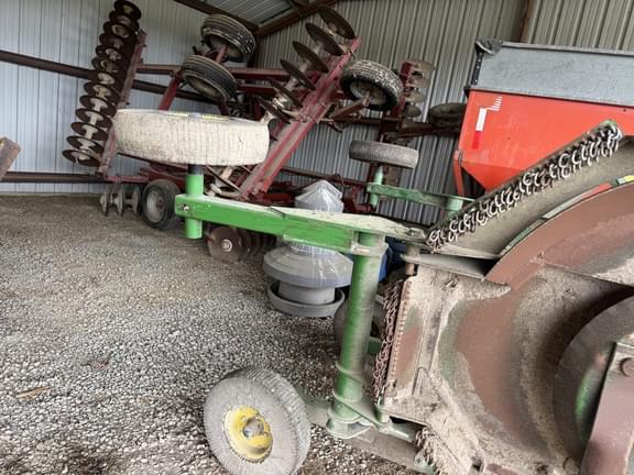 Image of John Deere E12 equipment image 2