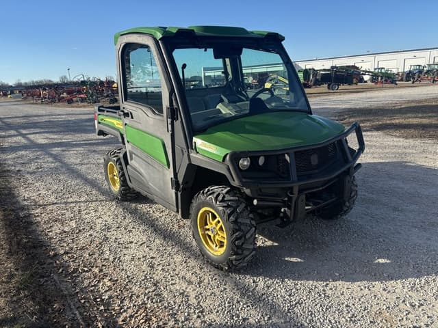Image of John Deere XUV 835R equipment image 1