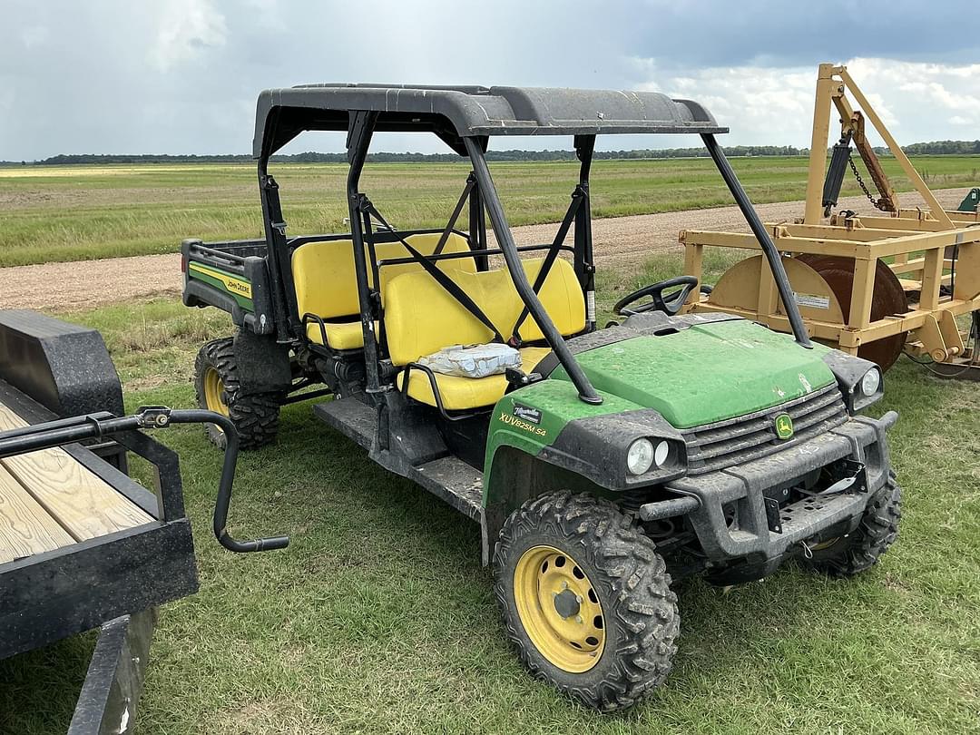 Image of John Deere XUV 825M Image 1