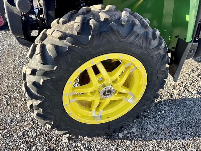 Image of John Deere XUV 825M S4 equipment image 4