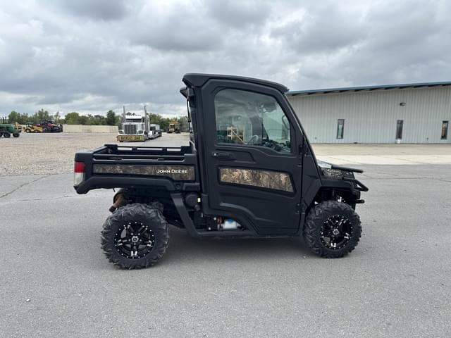 Image of John Deere XUV 835M equipment image 3