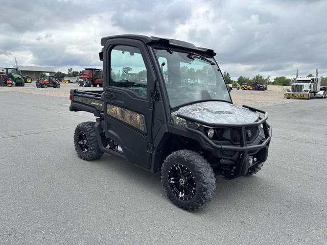 Image of John Deere XUV 835M equipment image 1