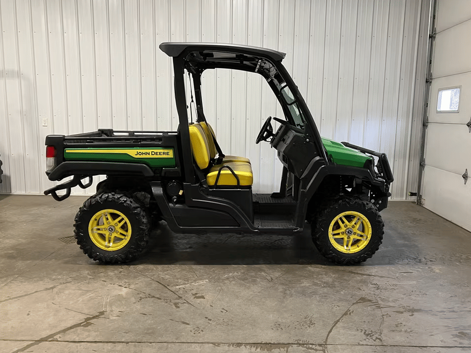 2021 John Deere XUV 835M Equipment Image0