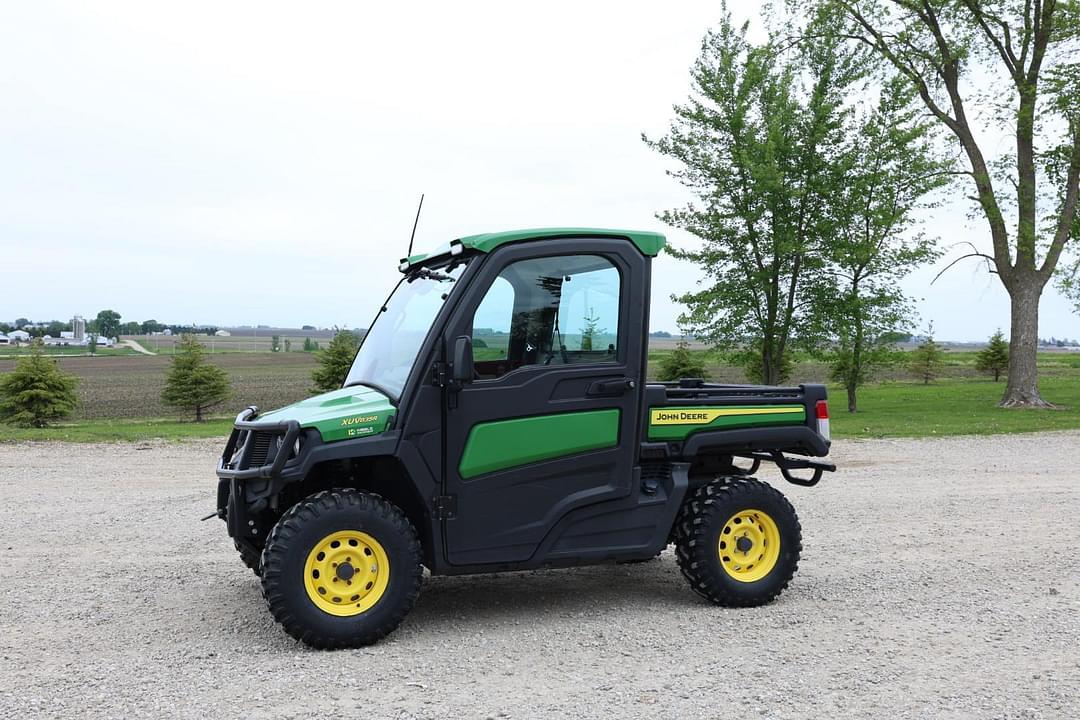 Image of John Deere XUV 835R Primary image