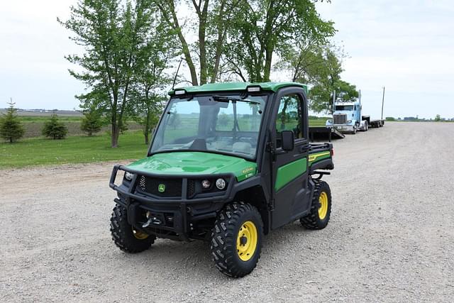 Image of John Deere XUV 835R equipment image 1