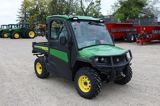 Image of John Deere XUV 835R equipment image 3