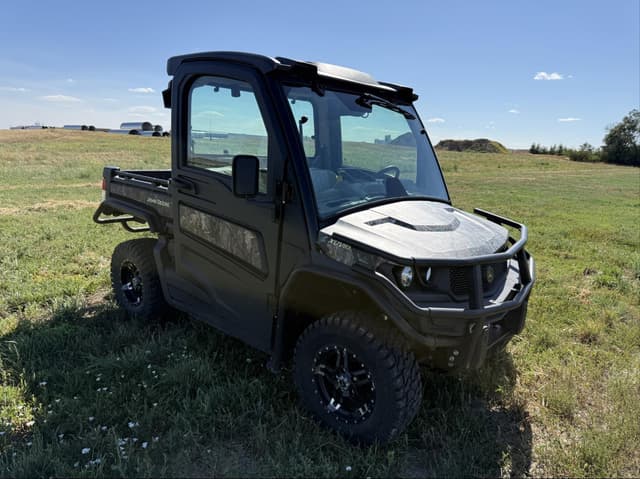 Image of John Deere Gator XUV 835R equipment image 3
