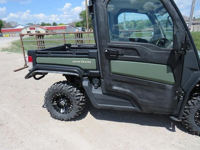Image of John Deere XUV 865R equipment image 4