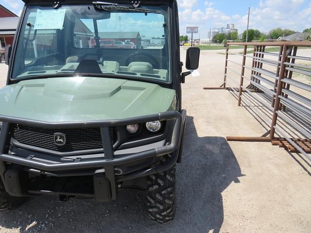 Image of John Deere XUV 865R equipment image 1