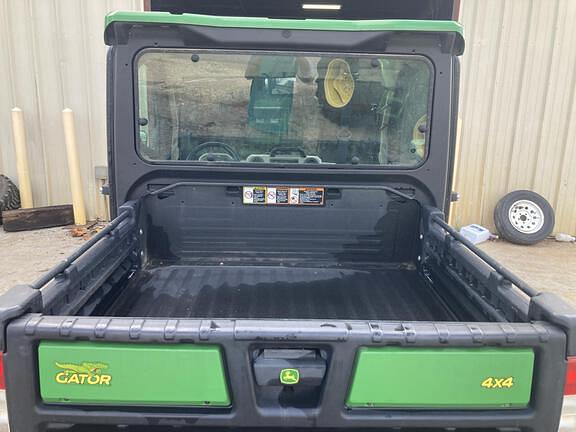 Image of John Deere XUV 835R equipment image 2