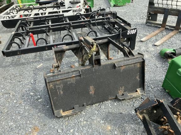 Image of John Deere Grapple Image 1