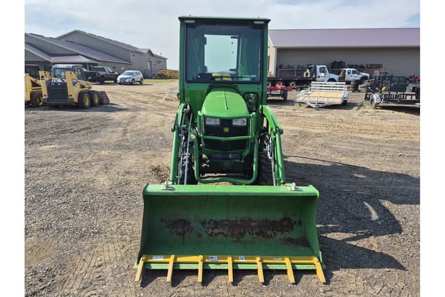Image of John Deere 2025R equipment image 3