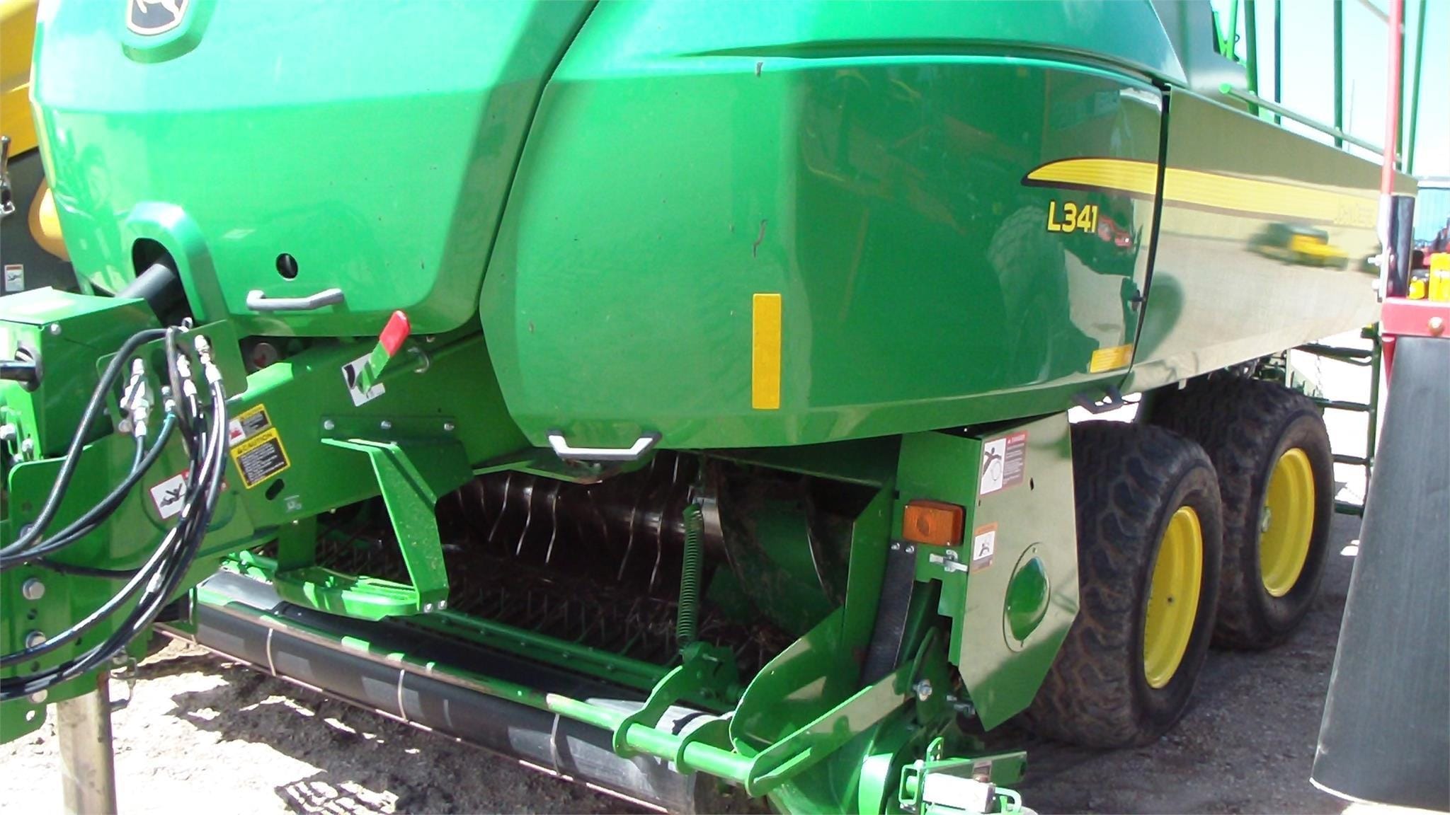 Main image John Deere L341