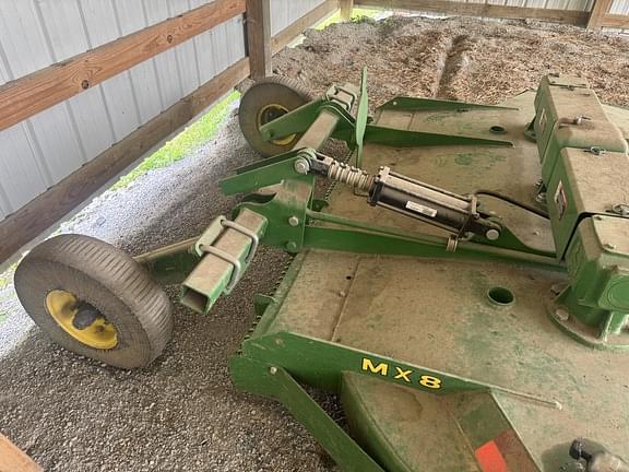 Image of John Deere MX8 equipment image 3