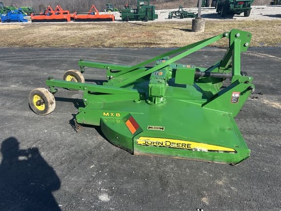 Image of John Deere MX8 equipment image 4