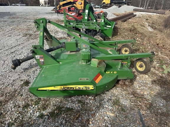 Image of John Deere MX8 equipment image 1