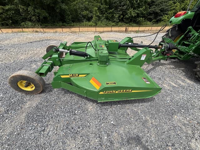 Image of John Deere MX8 equipment image 1