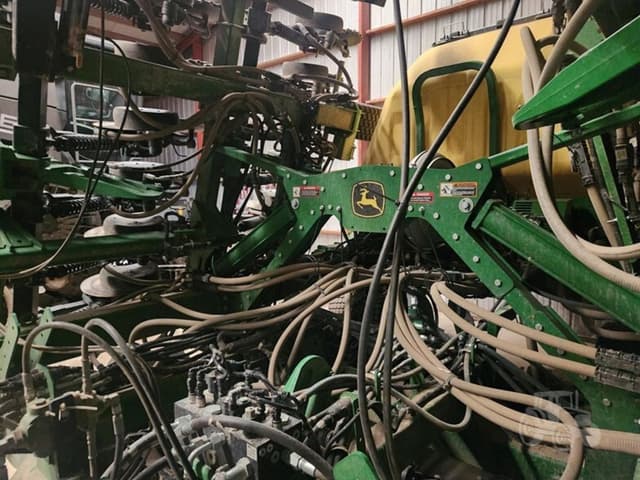 Image of John Deere N530C equipment image 4