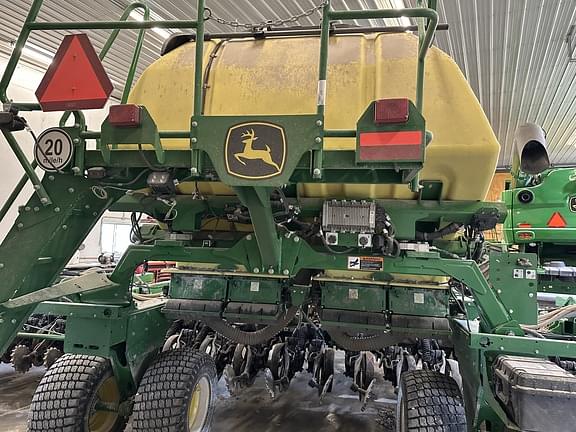 Image of John Deere N530C equipment image 1