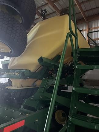 Image of John Deere N530C equipment image 4