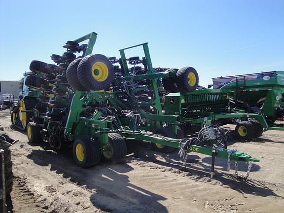 Image of John Deere N530C equipment image 2