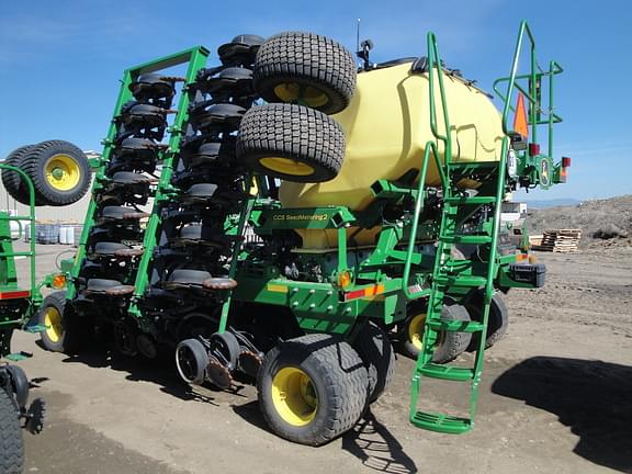 Image of John Deere N530C equipment image 3