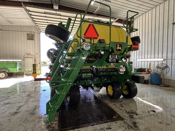 Image of John Deere N530C equipment image 3