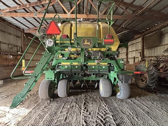 Image of John Deere N530C equipment image 3